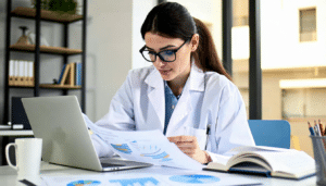 badaczka bada sen dzieci